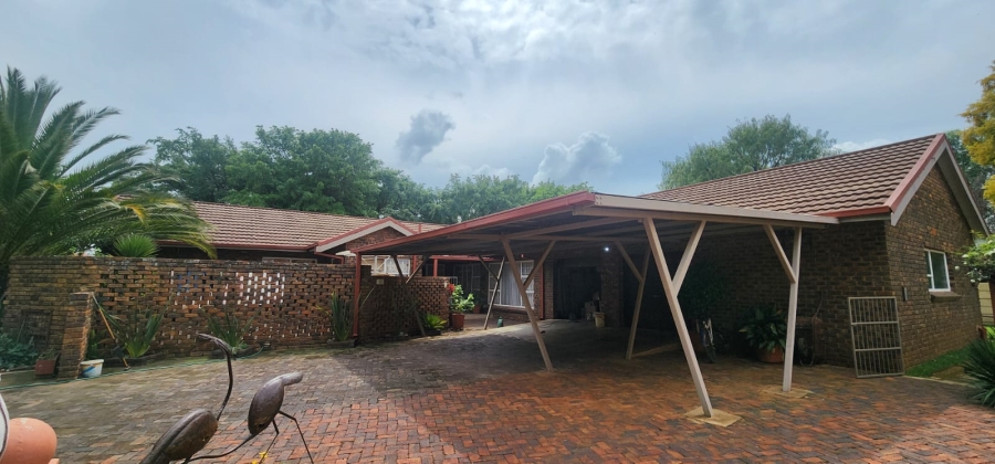 4 Bedroom Property for Sale in Stilfontein Ext 4 North West